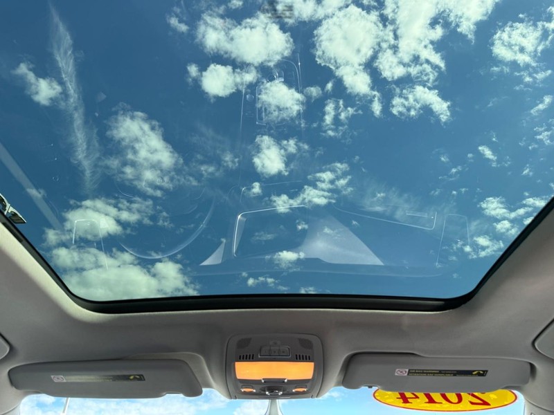Audi Q5 Vehicle Full-screen Gallery Image 13