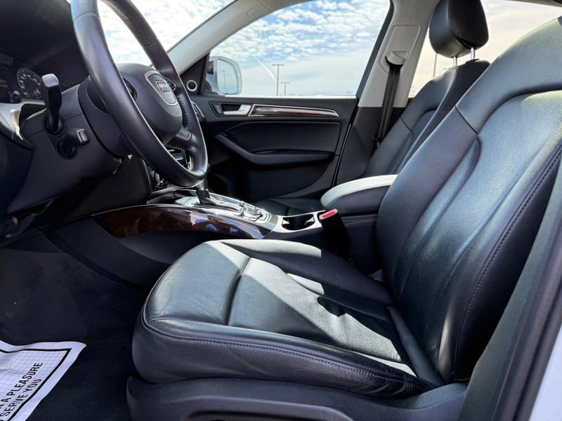 Audi Q5 Vehicle Full-screen Gallery Image 19
