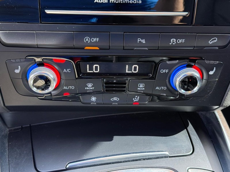 Audi Q5 Vehicle Full-screen Gallery Image 26