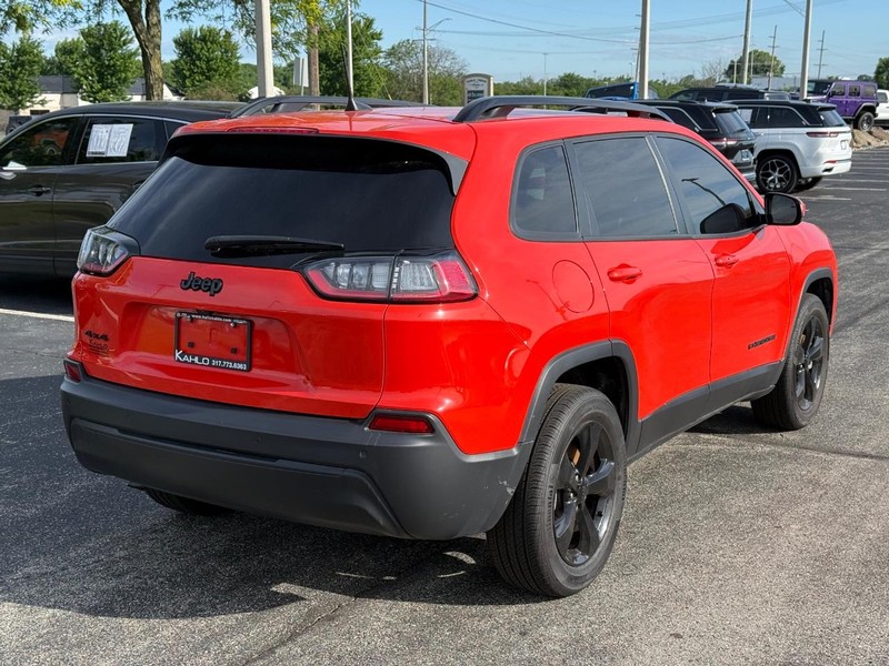 Jeep Cherokee Vehicle Full-screen Gallery Image 3