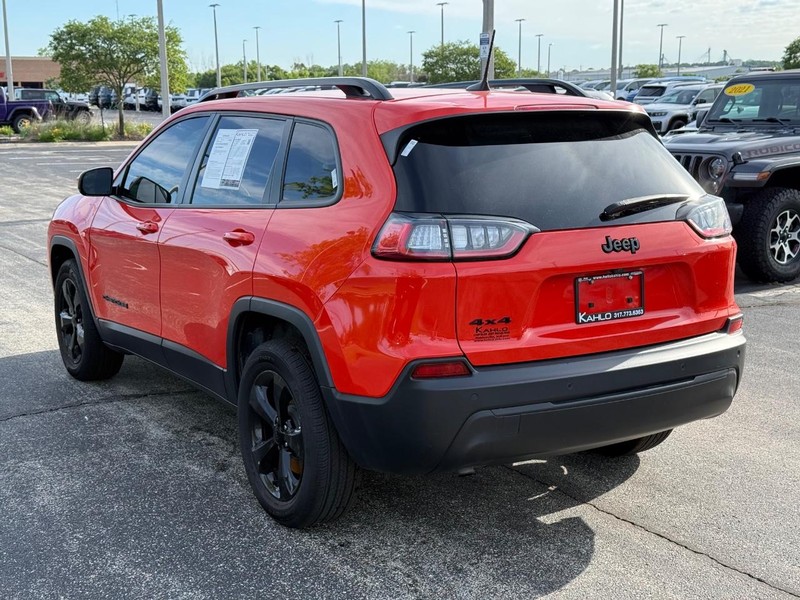 Jeep Cherokee Vehicle Full-screen Gallery Image 5