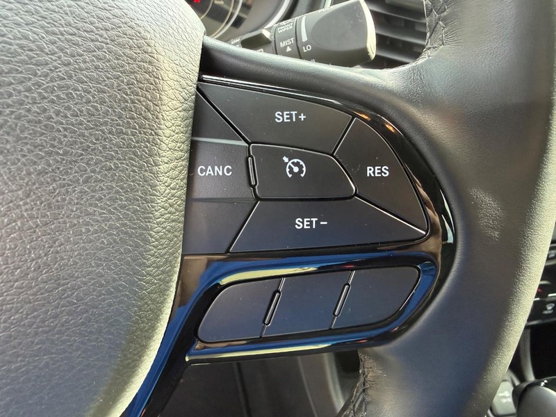 Jeep Cherokee Vehicle Full-screen Gallery Image 19