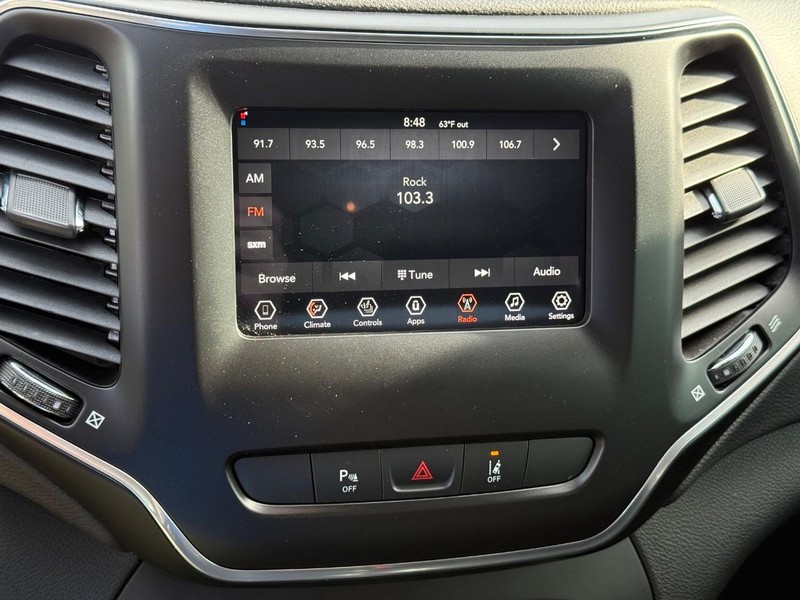 Jeep Cherokee Vehicle Full-screen Gallery Image 23
