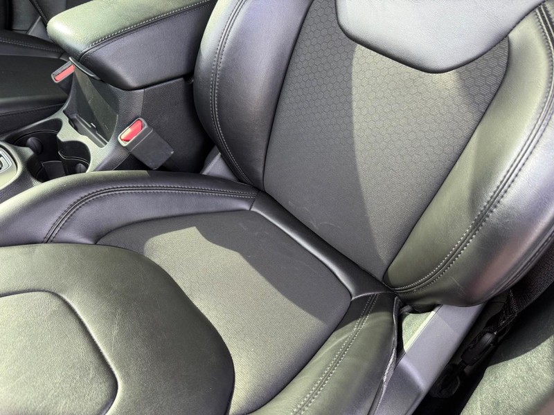 Jeep Cherokee Vehicle Full-screen Gallery Image 29