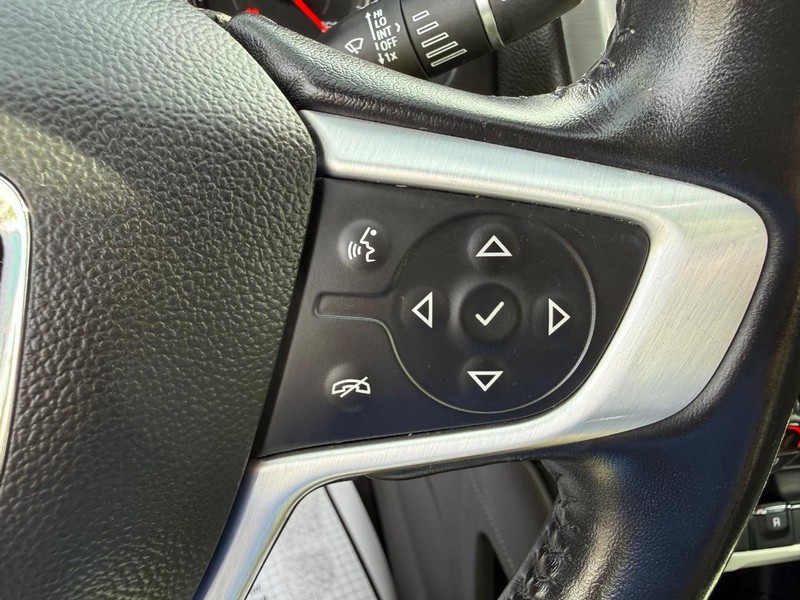 GMC Acadia Vehicle Full-screen Gallery Image 23