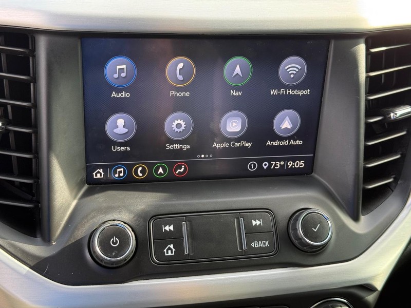 GMC Acadia Vehicle Full-screen Gallery Image 26