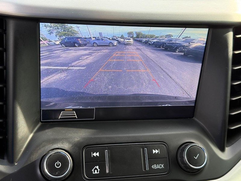 GMC Acadia Vehicle Full-screen Gallery Image 27