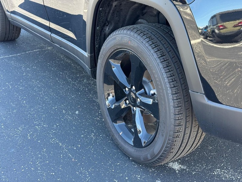 Jeep Grand Cherokee Vehicle Full-screen Gallery Image 6