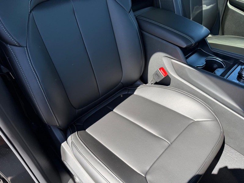 Jeep Grand Cherokee Vehicle Full-screen Gallery Image 16