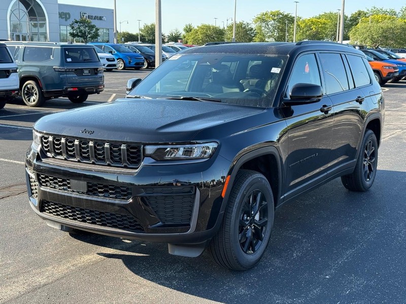 Jeep Grand Cherokee L Vehicle Full-screen Gallery Image 9