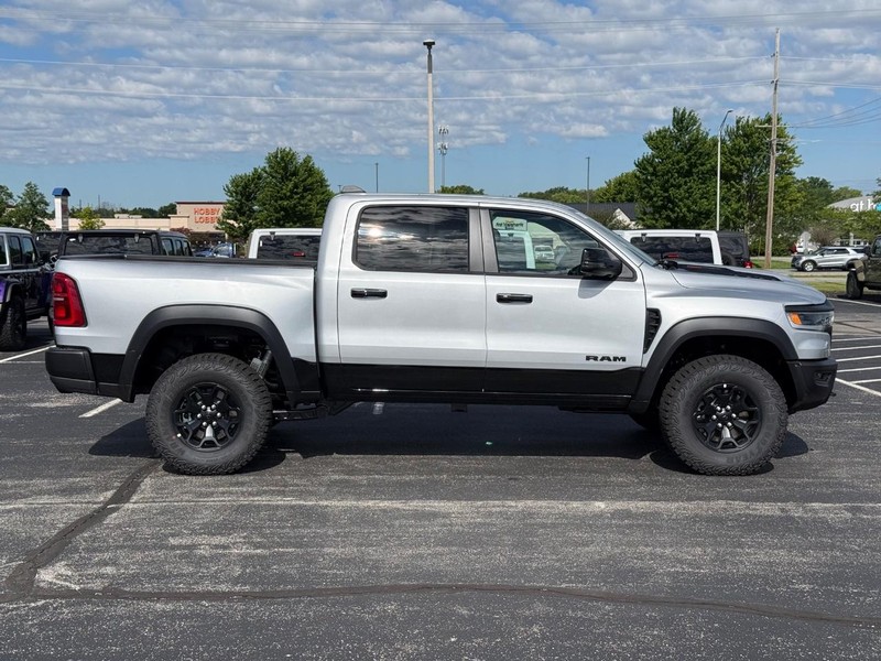 Ram 1500 Vehicle Full-screen Gallery Image 2