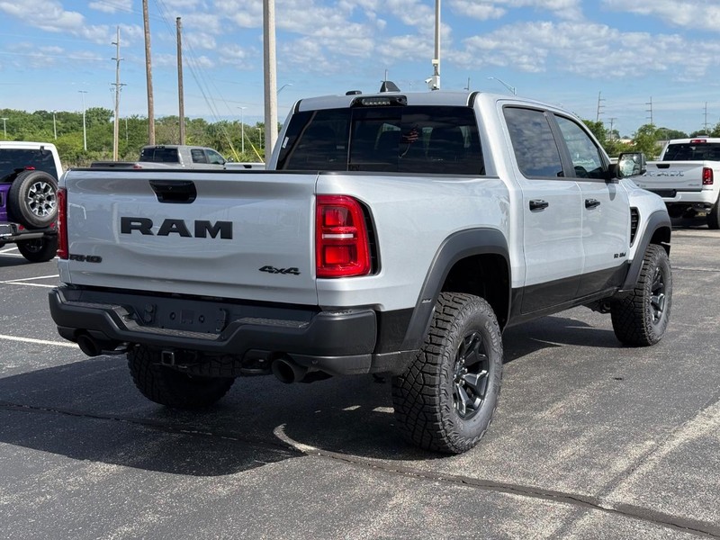 Ram 1500 Vehicle Full-screen Gallery Image 3