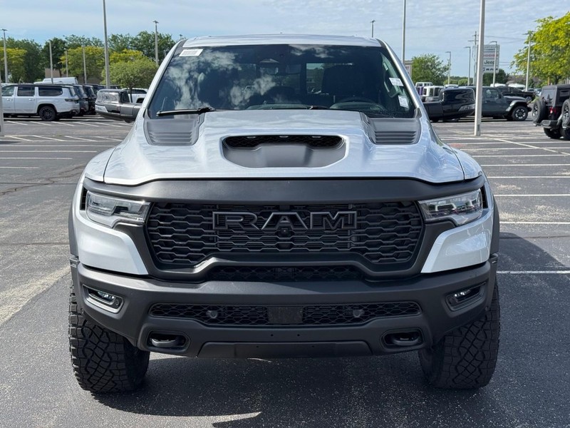 Ram 1500 Vehicle Full-screen Gallery Image 9