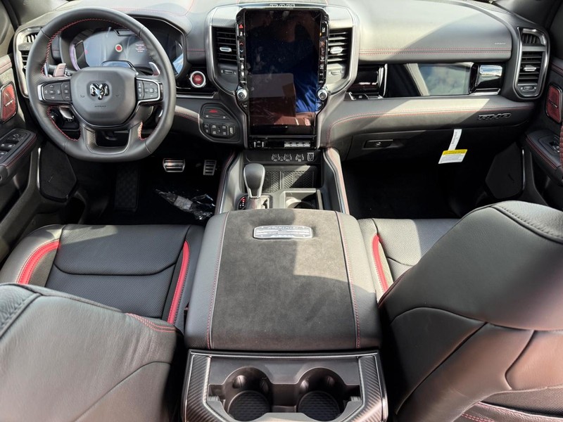 Ram 1500 Vehicle Full-screen Gallery Image 13