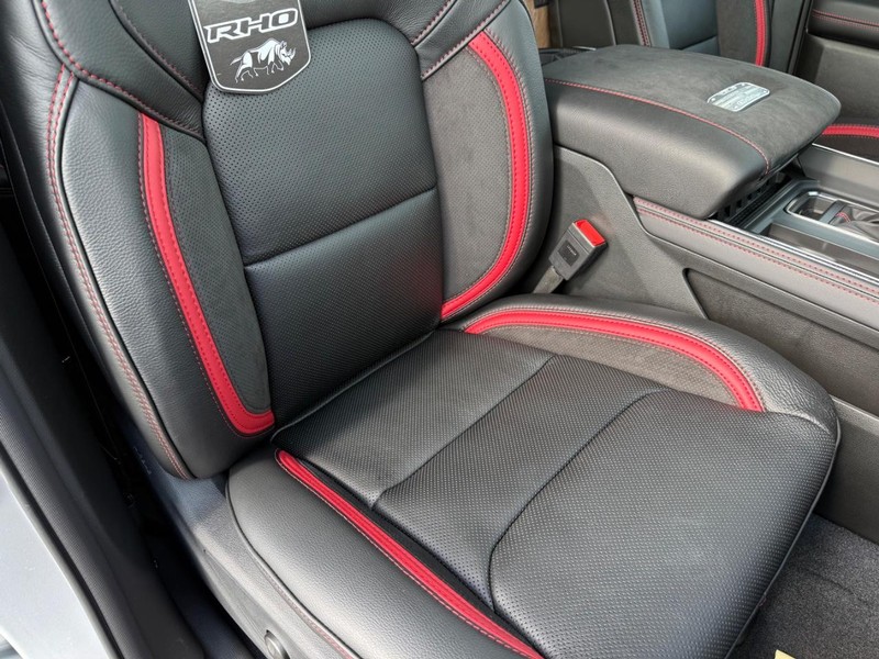 Ram 1500 Vehicle Full-screen Gallery Image 16