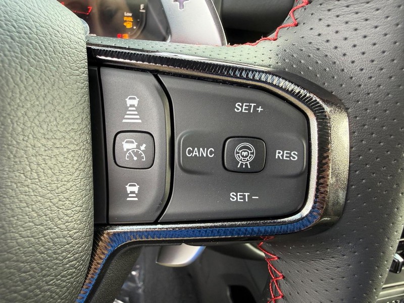 Ram 1500 Vehicle Full-screen Gallery Image 21
