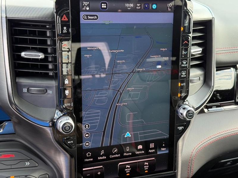 Ram 1500 Vehicle Full-screen Gallery Image 24