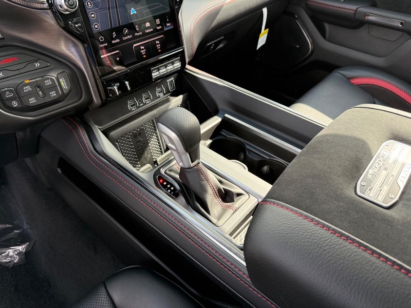 Ram 1500 Vehicle Full-screen Gallery Image 26