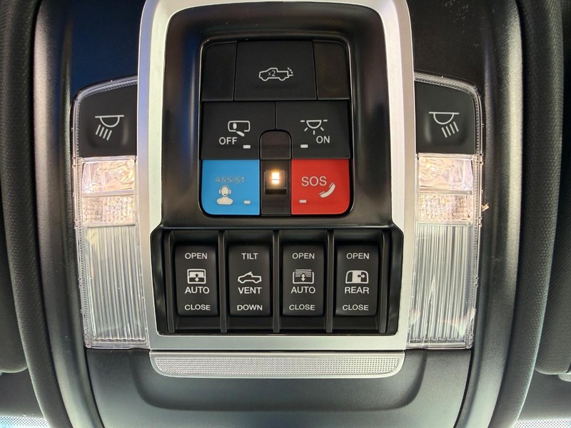 Ram 1500 Vehicle Full-screen Gallery Image 28