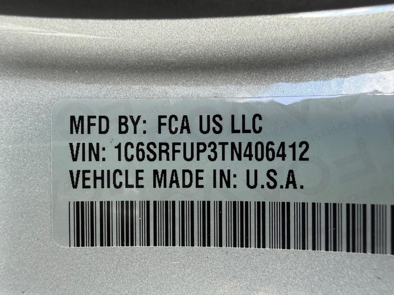 Ram 1500 Vehicle Full-screen Gallery Image 32