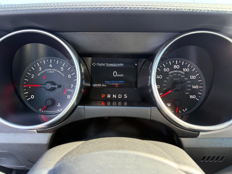 Ford Mustang Vehicle Full-screen Gallery Image 26