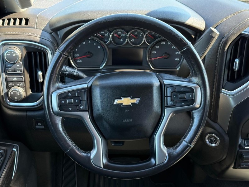 Chevrolet Silverado 1500 Vehicle Full-screen Gallery Image 10
