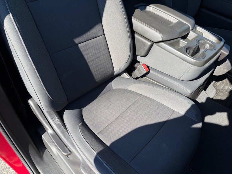 Chevrolet Silverado 1500 Vehicle Full-screen Gallery Image 12