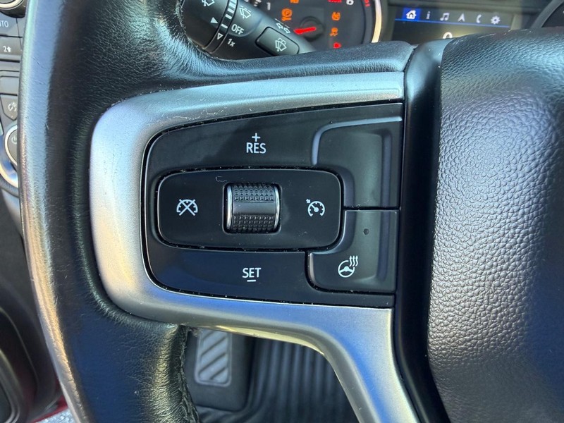 Chevrolet Silverado 1500 Vehicle Full-screen Gallery Image 16