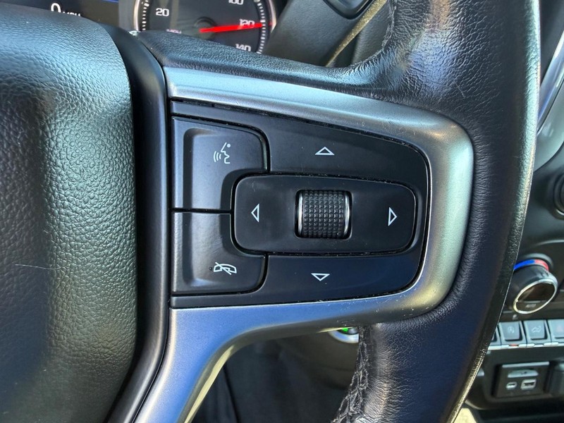 Chevrolet Silverado 1500 Vehicle Full-screen Gallery Image 17