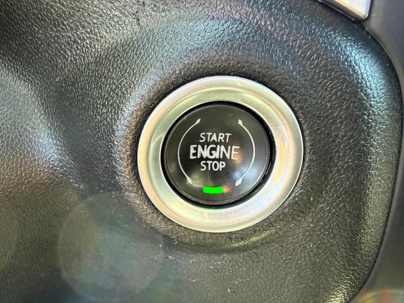 Chevrolet Silverado 1500 Vehicle Full-screen Gallery Image 18
