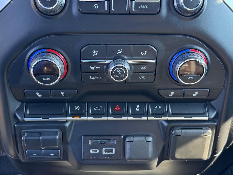 Chevrolet Silverado 1500 Vehicle Full-screen Gallery Image 22