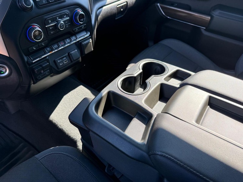 Chevrolet Silverado 1500 Vehicle Full-screen Gallery Image 23
