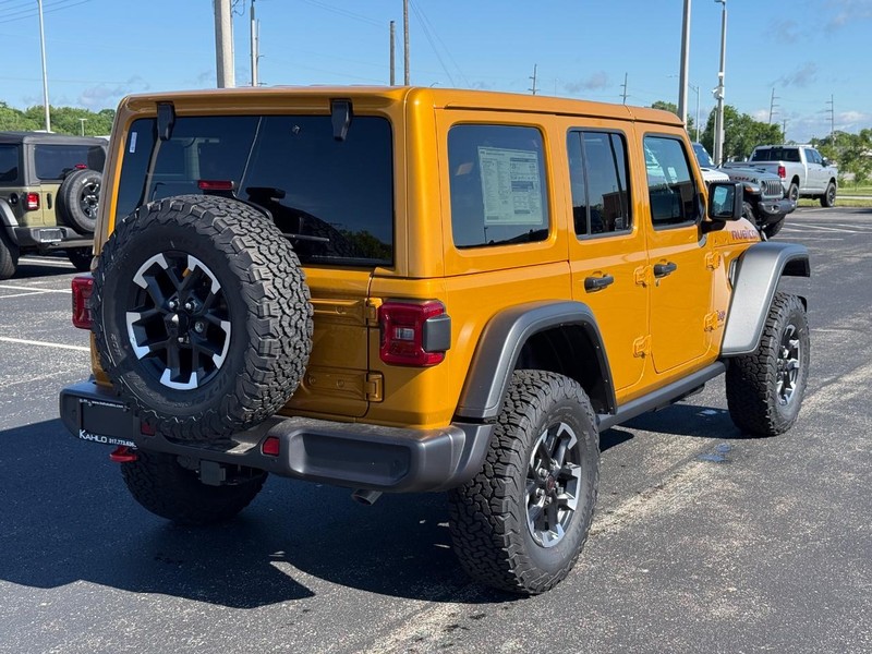 Jeep Wrangler Vehicle Full-screen Gallery Image 3