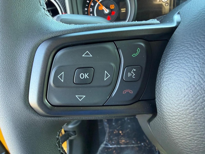 Jeep Wrangler Vehicle Full-screen Gallery Image 19