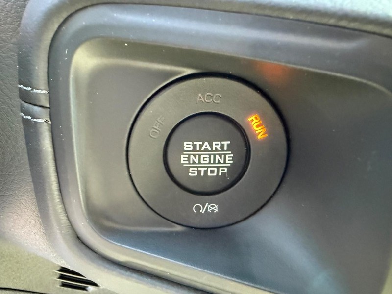 Jeep Wrangler Vehicle Full-screen Gallery Image 21