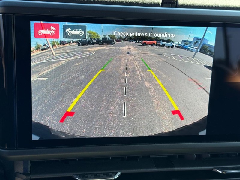 Jeep Wrangler Vehicle Full-screen Gallery Image 24