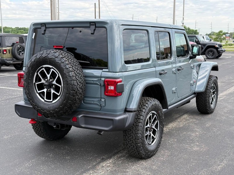 Jeep Wrangler Vehicle Full-screen Gallery Image 3