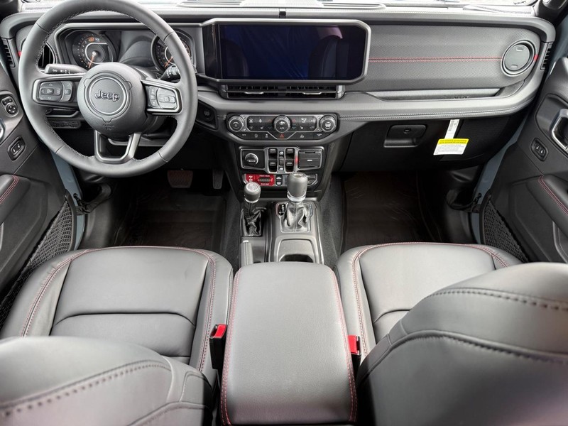 Jeep Wrangler Vehicle Full-screen Gallery Image 13