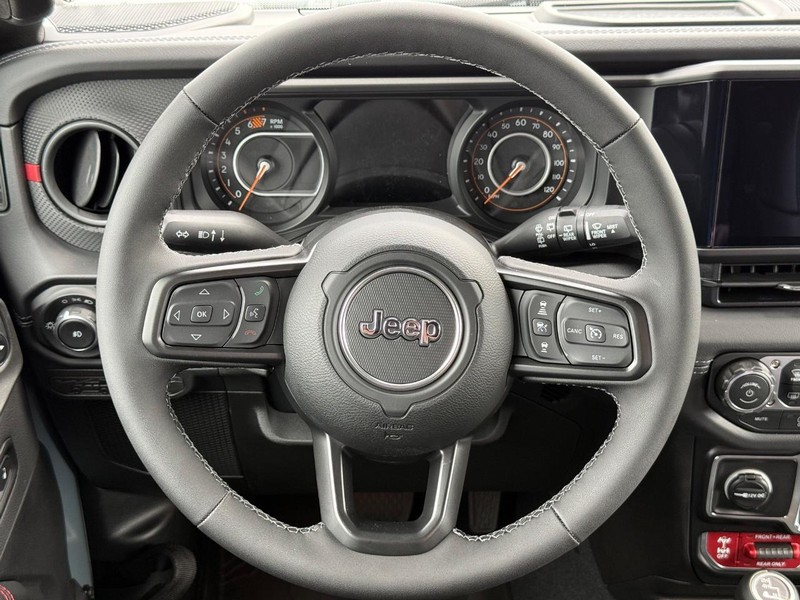 Jeep Wrangler Vehicle Full-screen Gallery Image 14