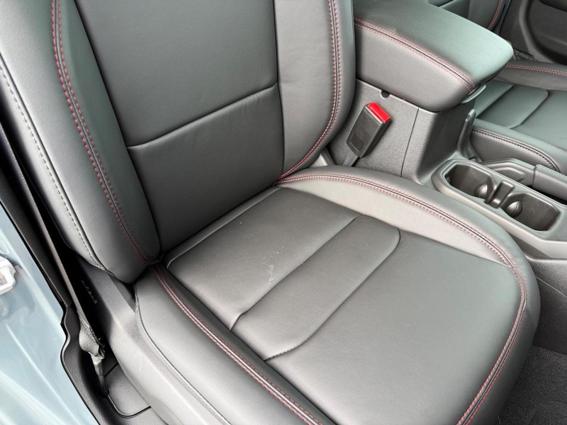 Jeep Wrangler Vehicle Full-screen Gallery Image 16