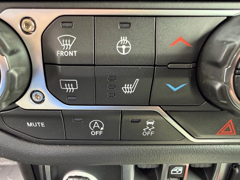 Jeep Wrangler Vehicle Full-screen Gallery Image 23
