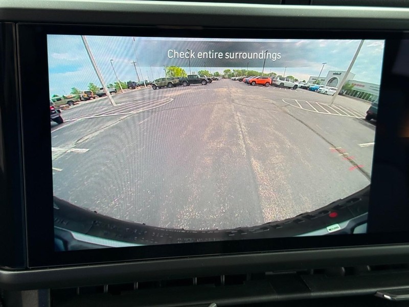 Jeep Wrangler Vehicle Full-screen Gallery Image 25