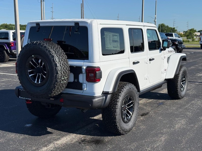 Jeep Wrangler Vehicle Full-screen Gallery Image 3