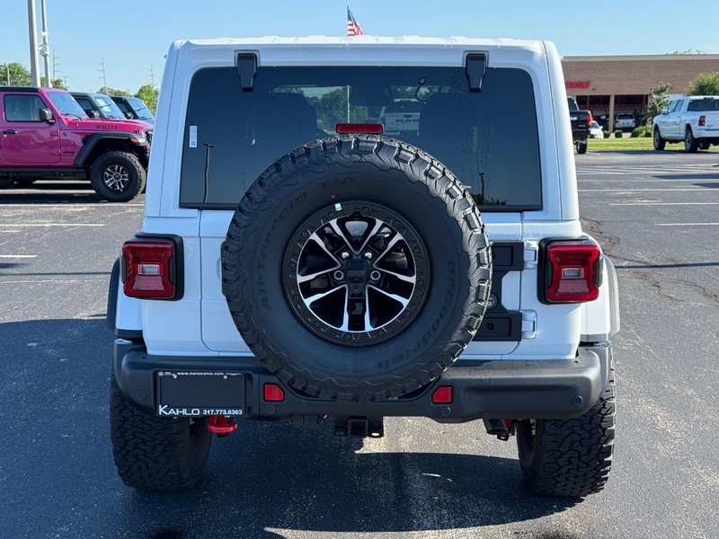 Jeep Wrangler Vehicle Full-screen Gallery Image 4