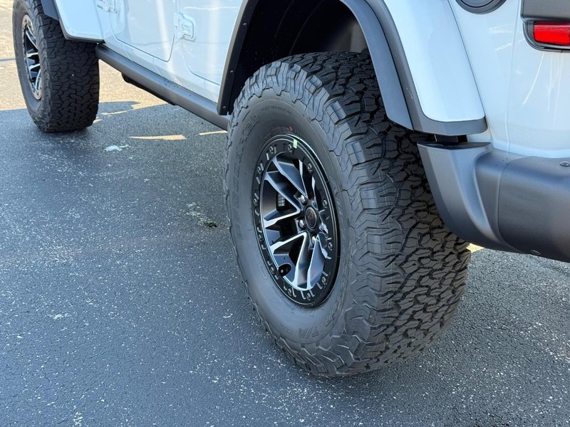 Jeep Wrangler Vehicle Full-screen Gallery Image 6