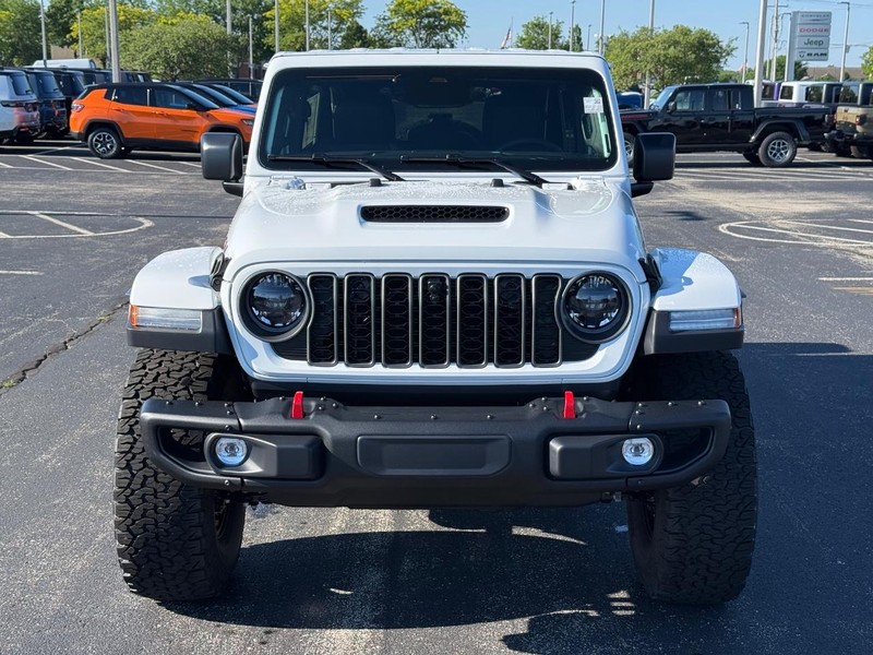 Jeep Wrangler Vehicle Full-screen Gallery Image 9