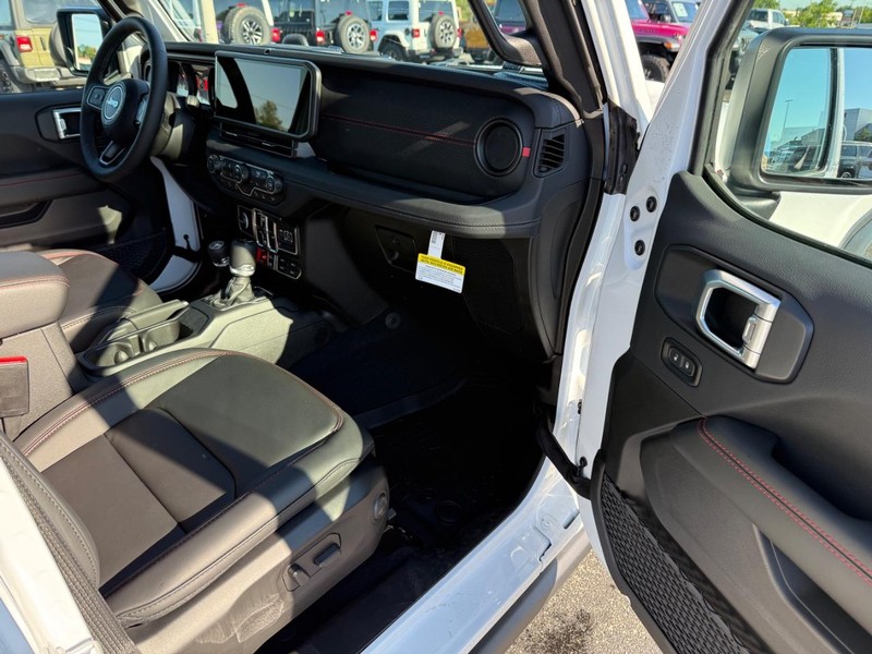 Jeep Wrangler Vehicle Full-screen Gallery Image 14
