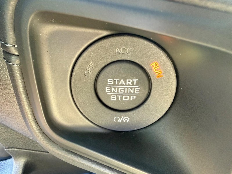 Jeep Wrangler Vehicle Full-screen Gallery Image 21