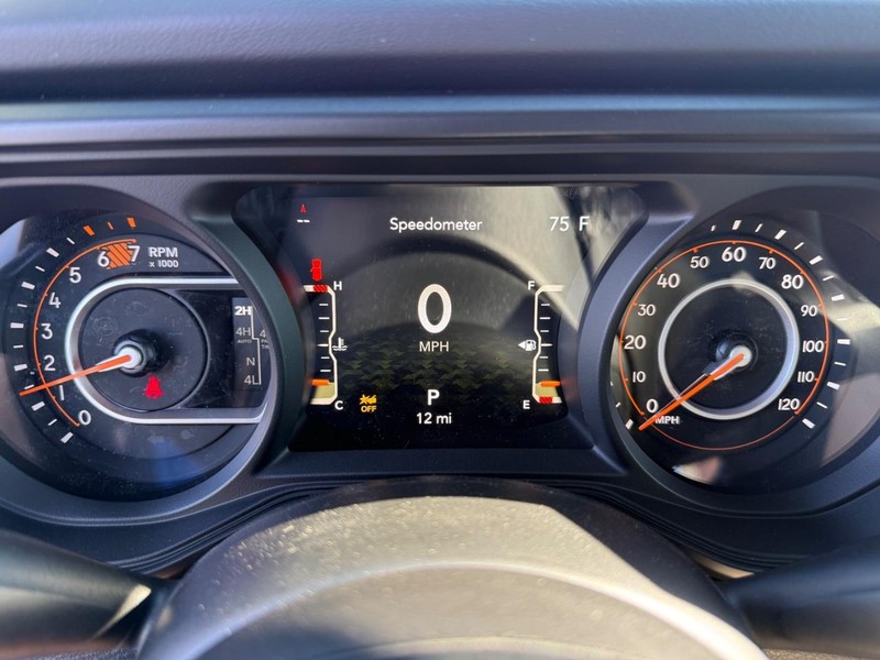 Jeep Wrangler Vehicle Full-screen Gallery Image 28
