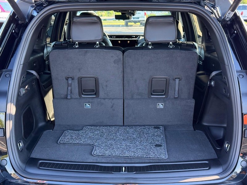Jeep Grand Cherokee L Vehicle Full-screen Gallery Image 7